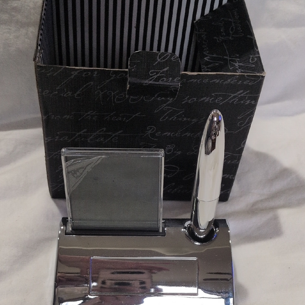 Gravity Pen And Holder